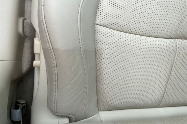 Fuga フーガ ルームクリーニング 本革シート リペアやクリーニングなどの様子を配信 埼玉県にてカーコーティングを施工 Totalrepair K Neo