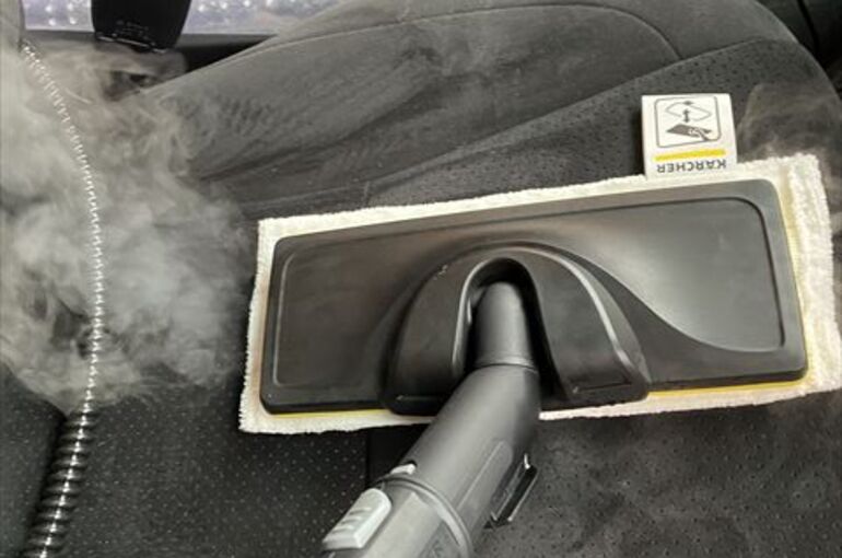 Toyota ヴェルファイア ルームクリーニング リペアやクリーニングなどの様子を配信 埼玉県にてカーコーティングを施工 Totalrepair K Neo